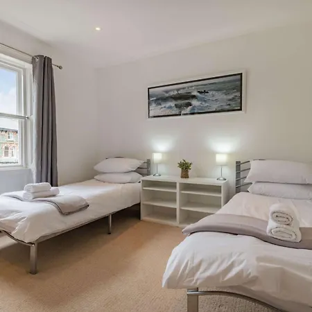 4 Bed In 87567 Holiday home *
