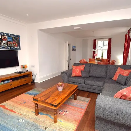 4 Bed In 87567