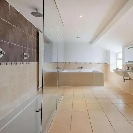 4 Bed In Oc-87567 Nyaraló *